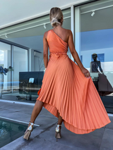 Frolinde | Elegantes Midikleid mit asymmetrischer Schulter in Orange