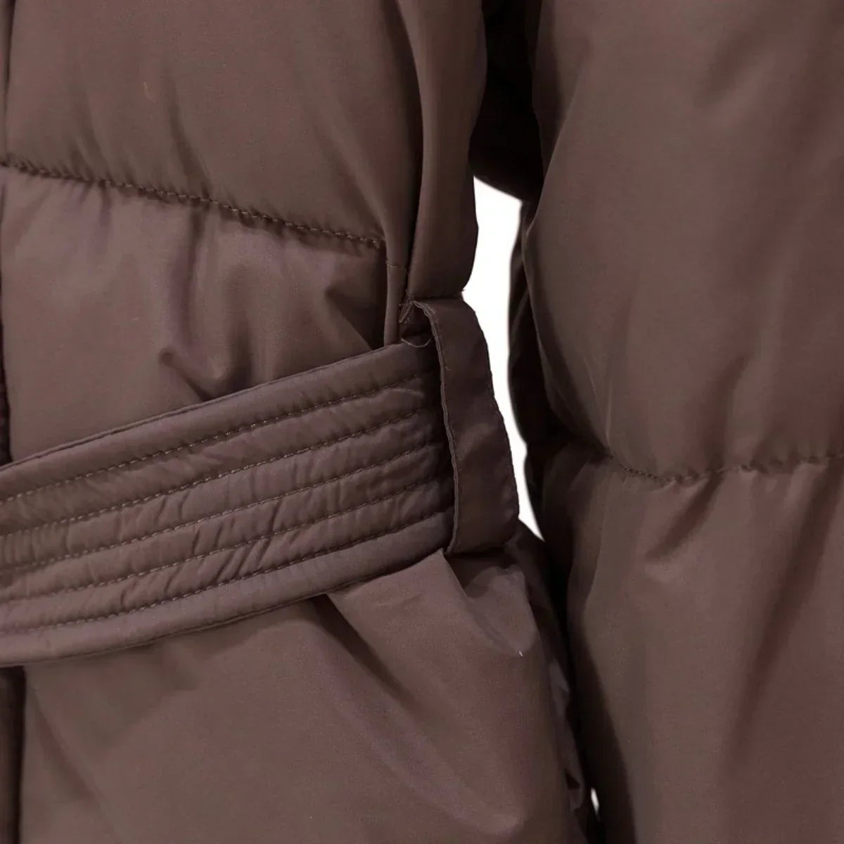 Steppmantel mit Taillengürtel | Warm und Elegant | Moderner Stil