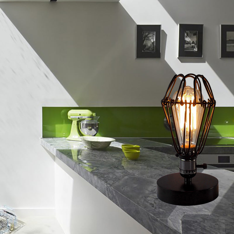 Noctiron – Industrielle Tischlampe mit Kronenblatt-Rahmen