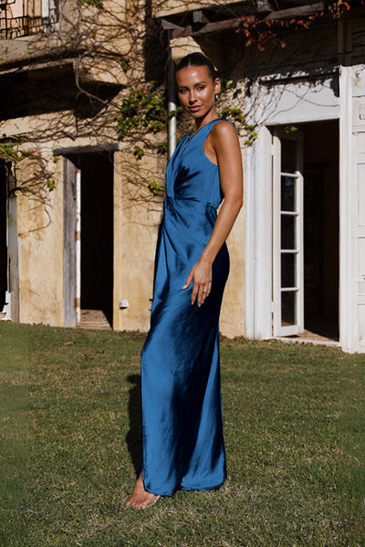 Elegantes Maxikleid | Tiefes Dekolleté & Drapierter Schnitt | Sinnliche Raffinesse