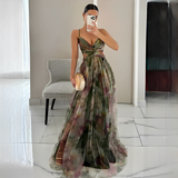 Darrisha - Elegantes Maxikleid mit überkreuztem Bund in Grün