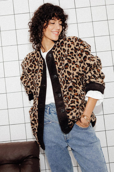 Oversized-Felljacke | Knopfleiste & Statement-Print | Kuschelige Eleganz