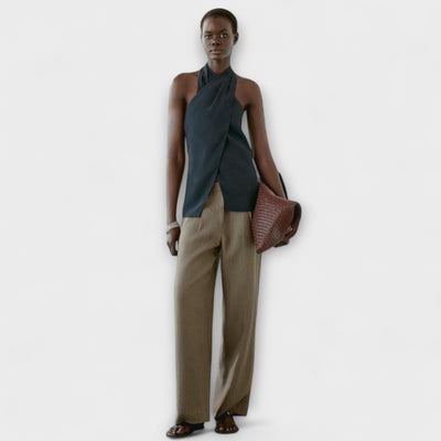 Hannah - Blauer Halter Neck Top mit Rückenausschnitt