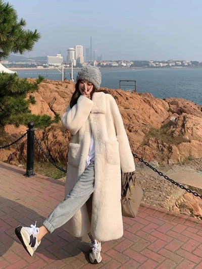 Stylette™ | Luxuriöser Weißer Kunstpelzmantel