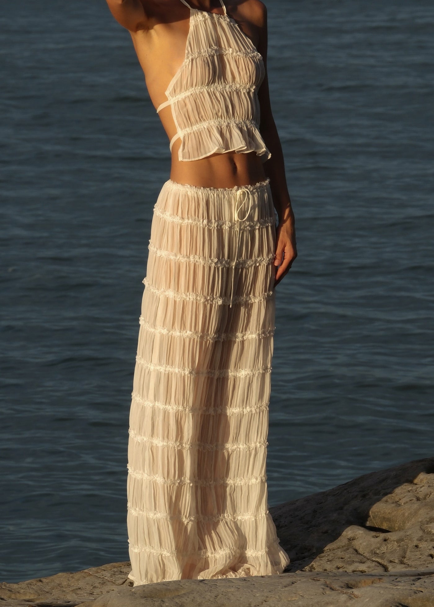 Transparentes Zweiteiler-Set | Halterneck-Top & Maxirock | Luftige Eleganz