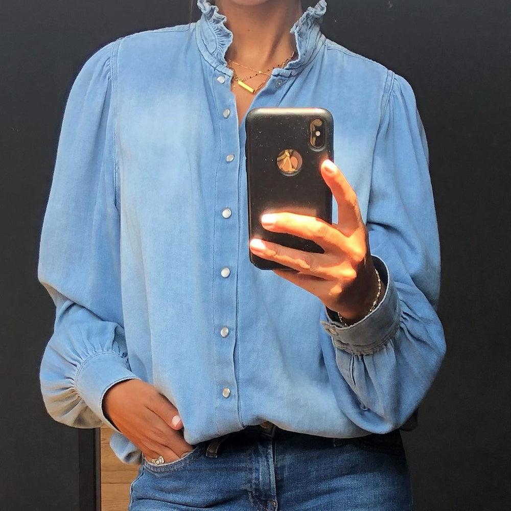 Romantische Bluse | Denim-Look & Rüschenkragen | Femininer Charme