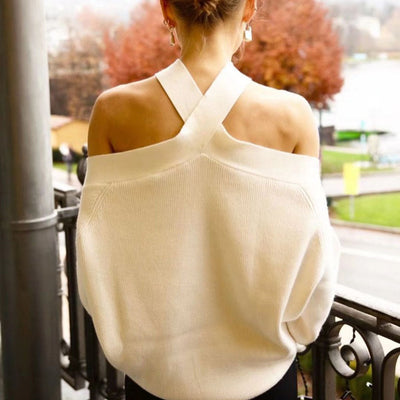 Strickpullover mit Kreuzträger-Detail | Modern und Feminin | Stilvolle Raffinesse