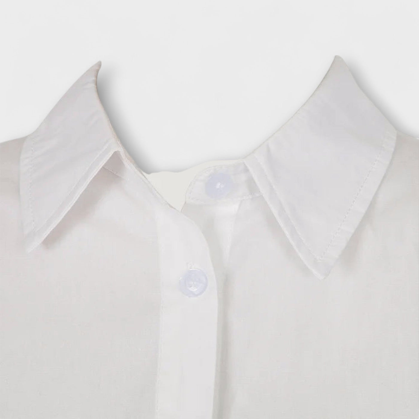 Indie - Langärmliges weißes plissiertes Hemdkleid