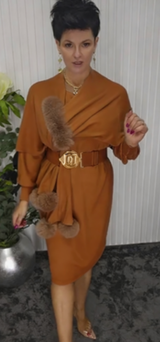 Elsabeth | Schickes Midikleid mit dekorativem Gürtel in Braun
