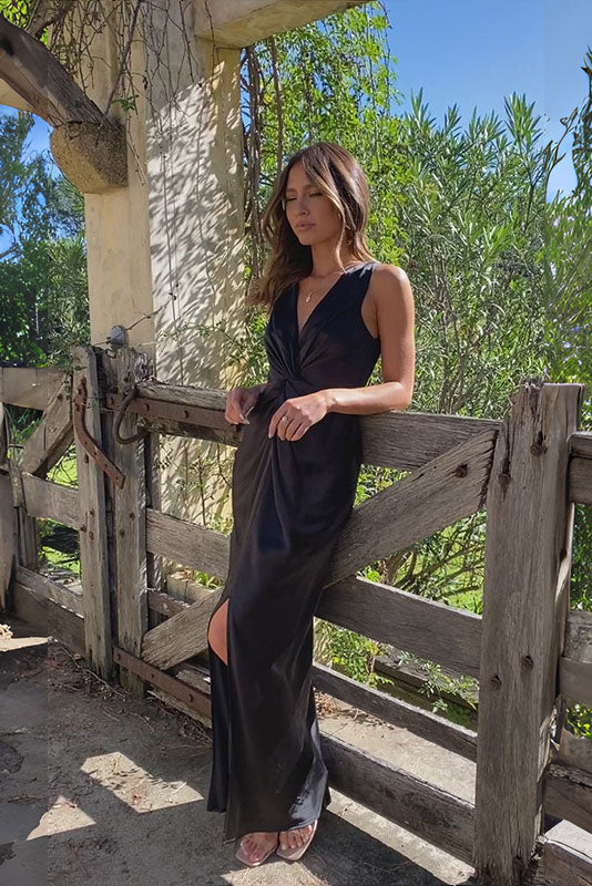 Elegantes Maxikleid | Tiefes Dekolleté & Drapierter Schnitt | Sinnliche Raffinesse