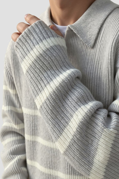 Gestreifter Strickpullover mit Reißverschlusskragen – Klassisch & Bequem