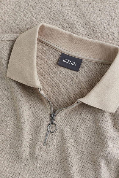 Modernes Strick-Poloshirt mit Reißverschluss