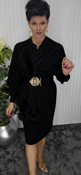 Elsabeth | Schickes Midikleid mit dekorativem Gürtel in Schwarz