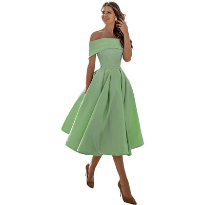 Elegantes schulterfreies Abendkleid