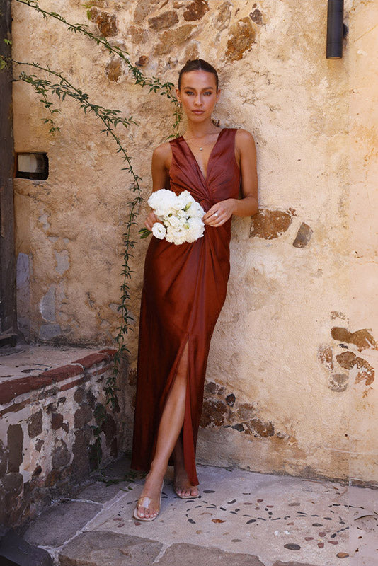 Elegantes Maxikleid | Tiefes Dekolleté & Drapierter Schnitt | Sinnliche Raffinesse