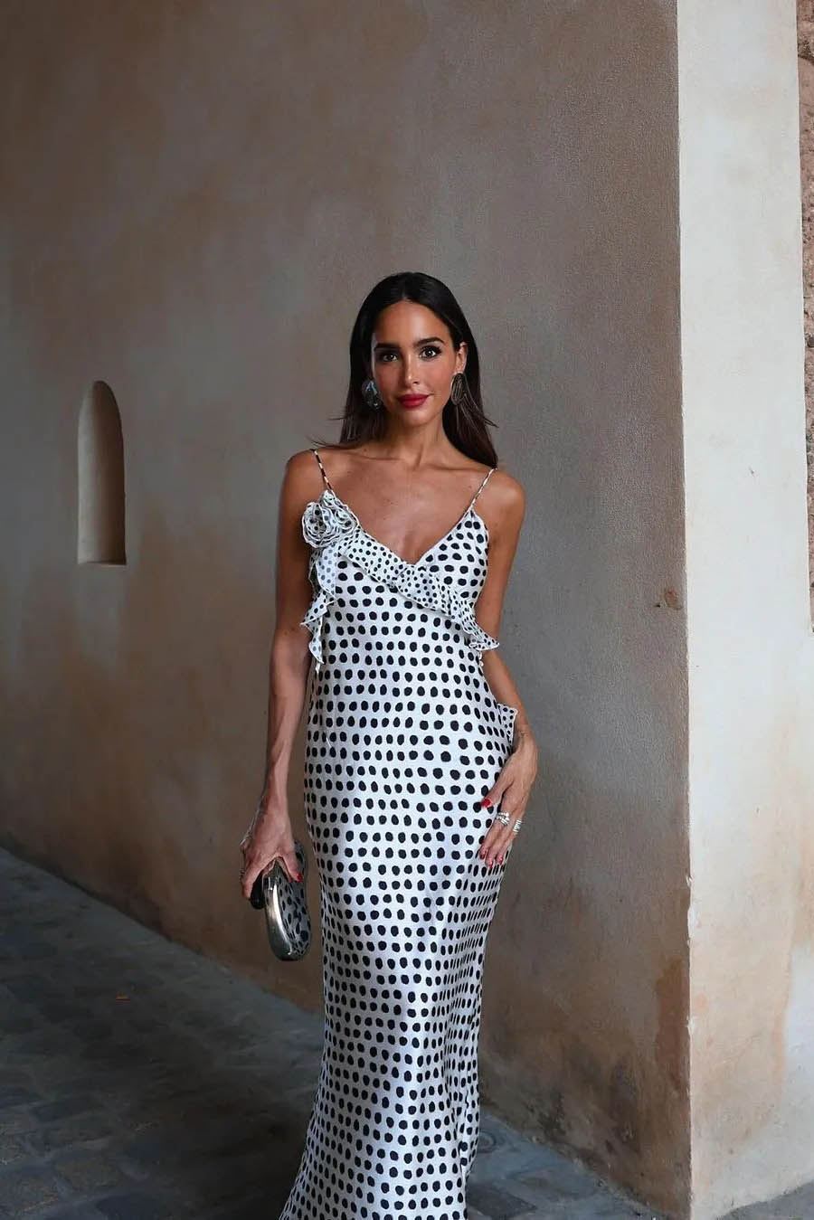 Elegantes Maxikleid | Verspielte Volants & Pünktchenmuster | Feminine Leichtigkeit