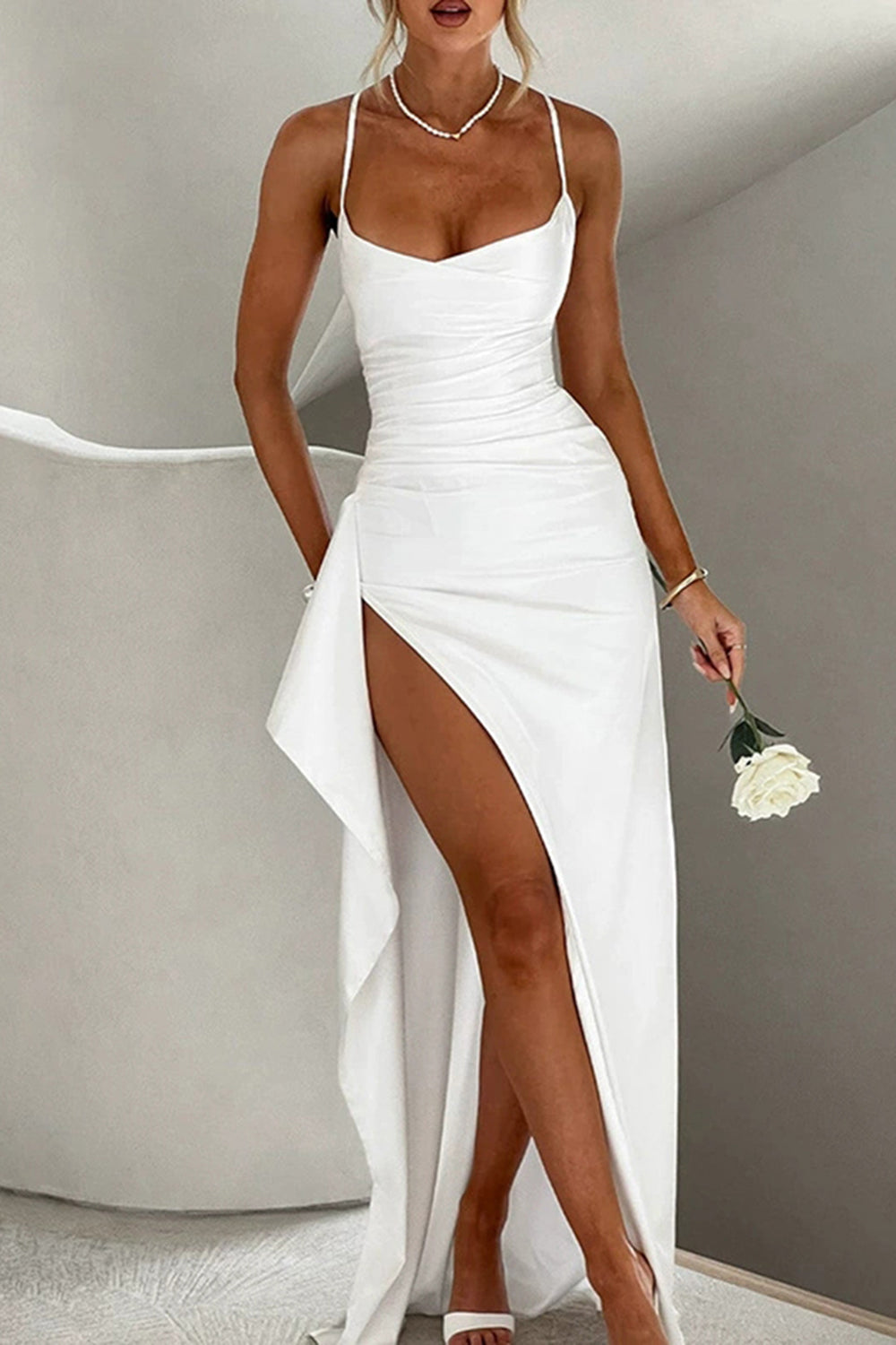 Damenkleid aus Satin mit V-Ausschnitt und langen Ärmeln – Elegant für Abend & Anlass