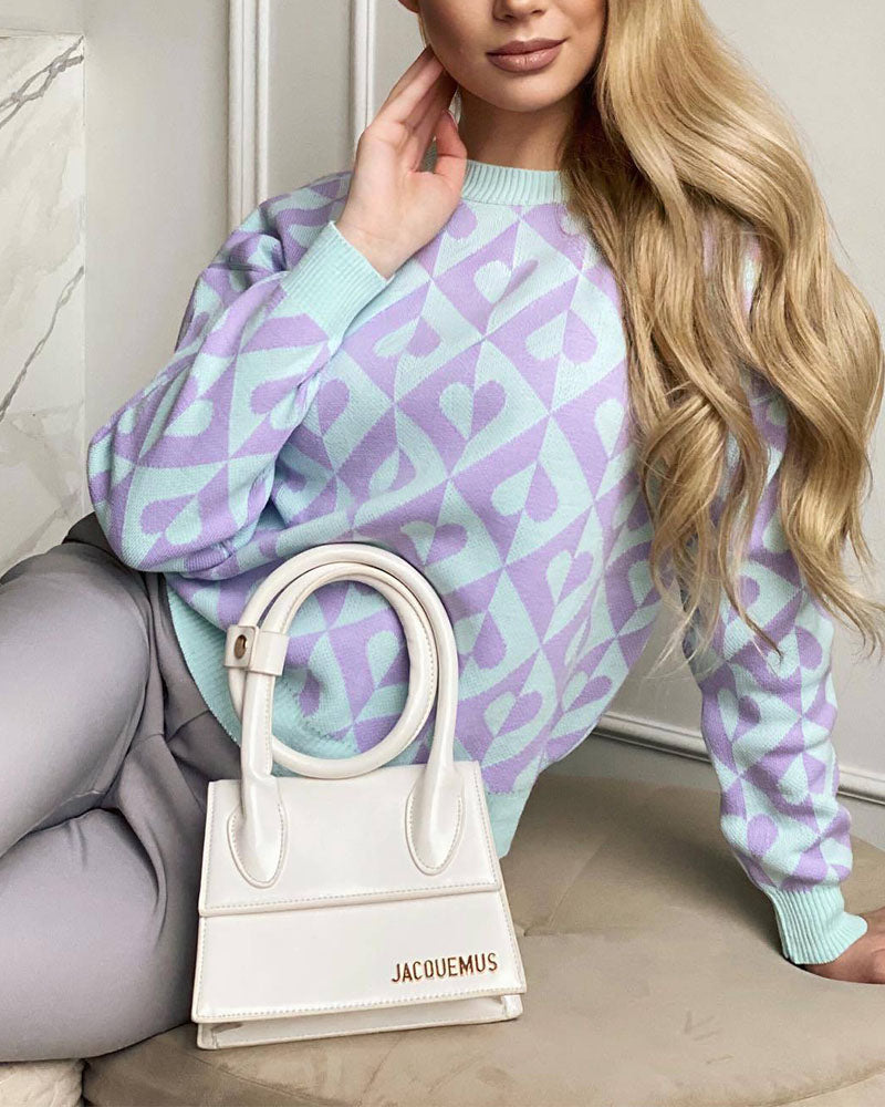 Grafisches Herzmuster für charmante Outfits | Feminin und verspielt | Bequemes Strickmaterial