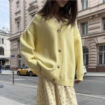 Oversize-Strickcardigan mit Knopfleiste | Zeitlose Gemütlichkeit | Vielseitiger Stil