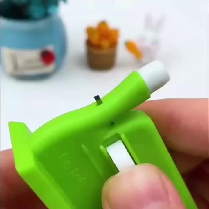 NeedleEase™ - Automatischer Nadeleinfädler für präzises Einfädeln