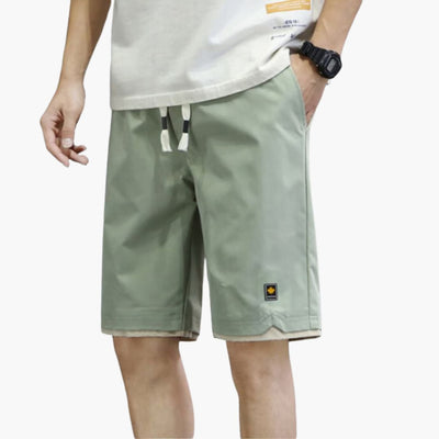Herren Jogger Shorts mit Kordelzug und kontrastiertem Saum