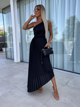 Frolinde | Elegantes Midikleid mit asymmetrischer Schulter in Schwarz