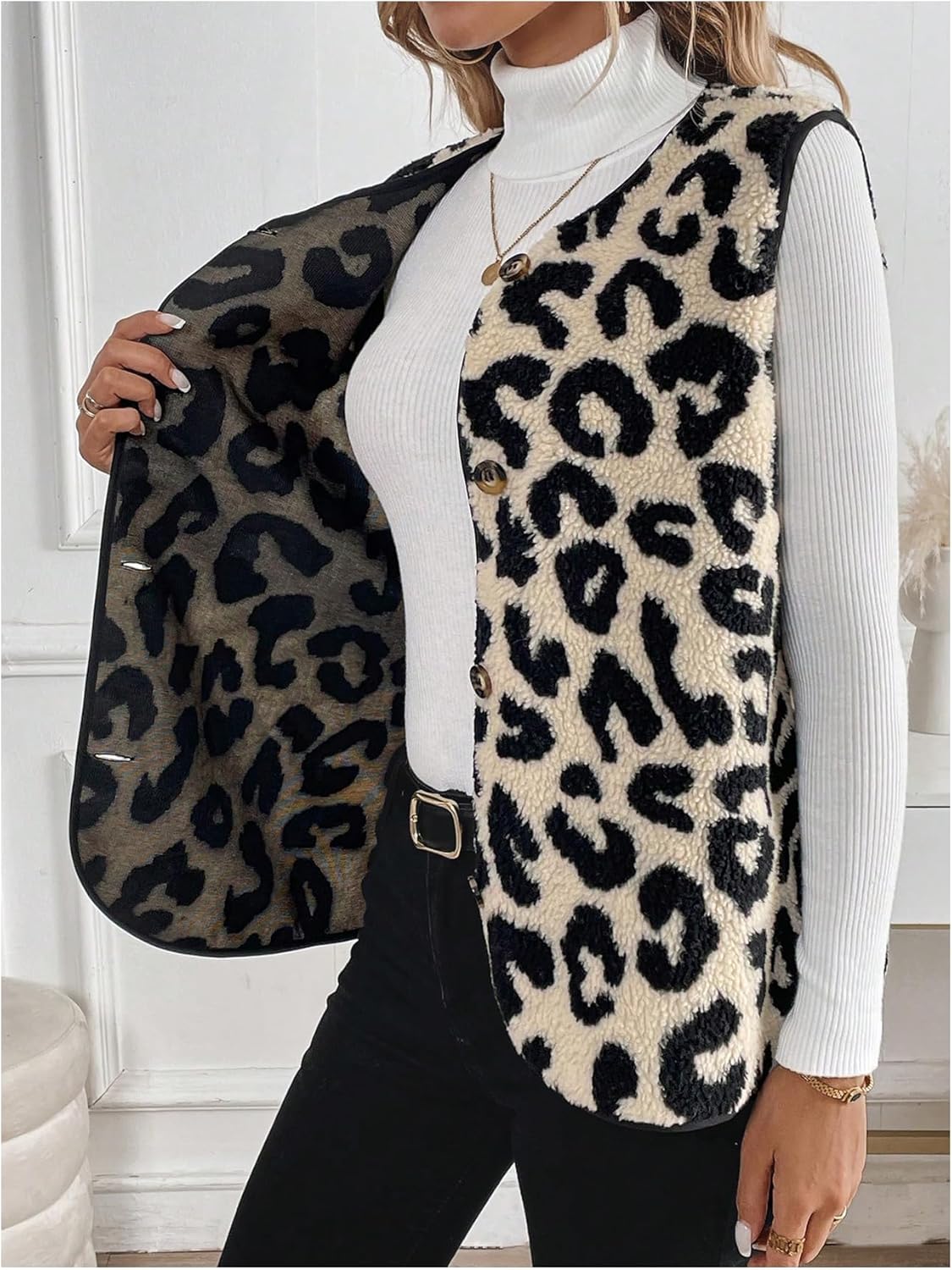 Clara | Weste Leopardenmuster, V-Ausschnitt, Ärmellose Weste