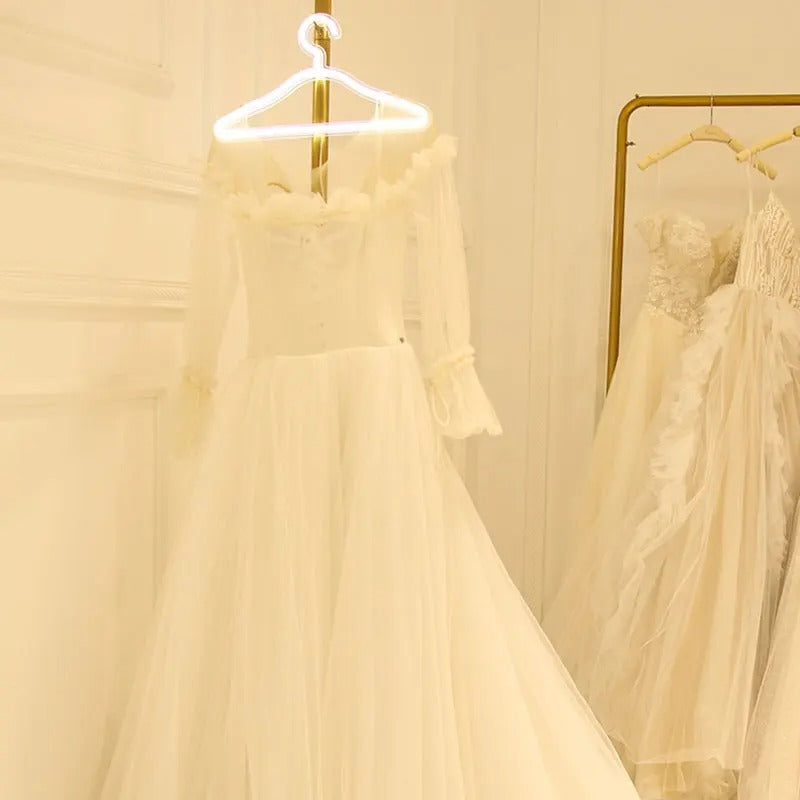 LumaHook – Stilvolle beleuchtete Kleiderbügel für eine einfache Garderobennavigation