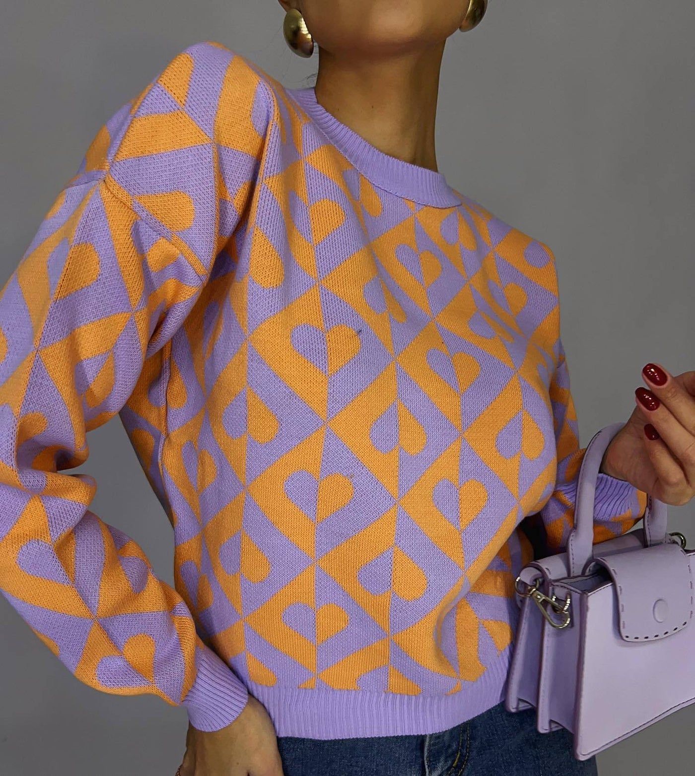 Grafisches Herzmuster für charmante Outfits | Feminin und verspielt | Bequemes Strickmaterial