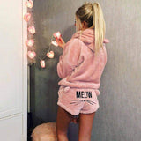 Damen nan kuscheliges zweiteiliges Lounge-Set mit Kapuzenpullover und Shorts mit MEOW-Stickerei Drune in Hellrosa