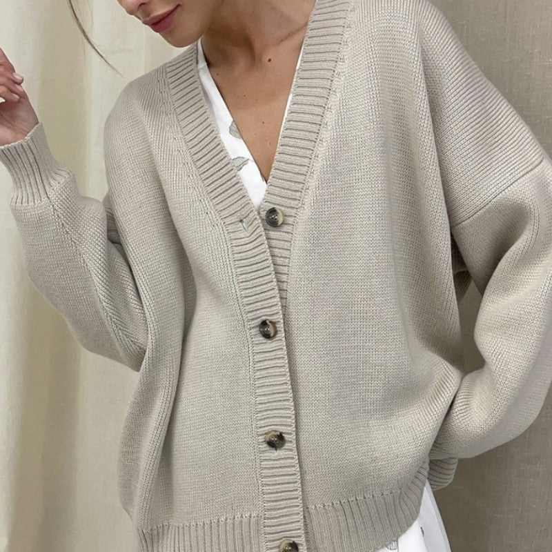 Oversize-Strickcardigan mit Knopfleiste | Zeitlose Gemütlichkeit | Vielseitiger Stil