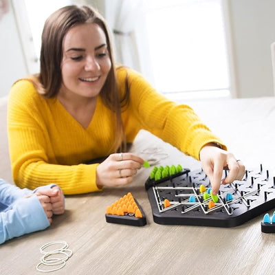 KnotLogic™ | Ketten-Dreieck-Schachspiel