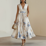 Damen Ärmelloses Plissiertes Blumenkleid - Elegantes Midi Kleid Für Anlässe in Weiß