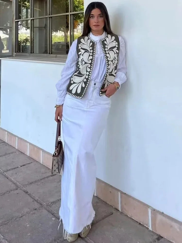 Ärmellose Weste mit floralen Stickereien für Eleganz