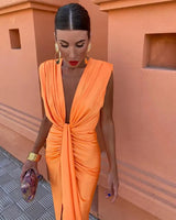 Aurélie | Elegantes langes Damenkleid mit Drapierung und Schlitz in Orange