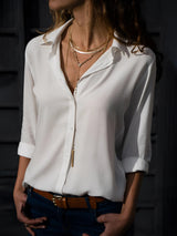 Aiah – Seidenbluse mit V-Ausschnitt und lockerem Design in Weiß