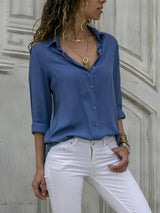 Aiah – Seidenbluse mit V-Ausschnitt und lockerem Design in Denim-Blau