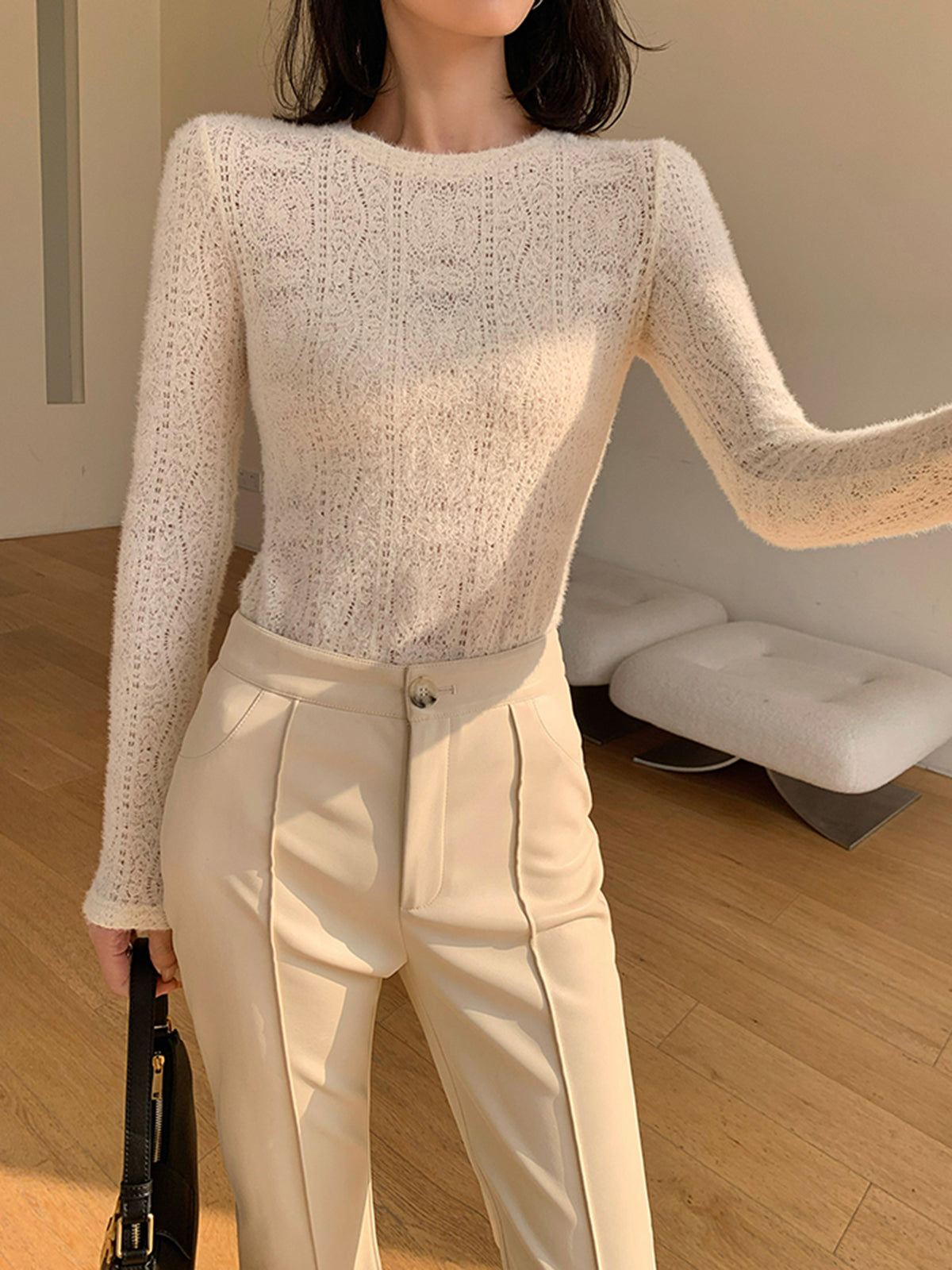 Flauschiger Strickpullover | Feine Spitzenoptik & Figurbetonter Schnitt | Elegant & Zart