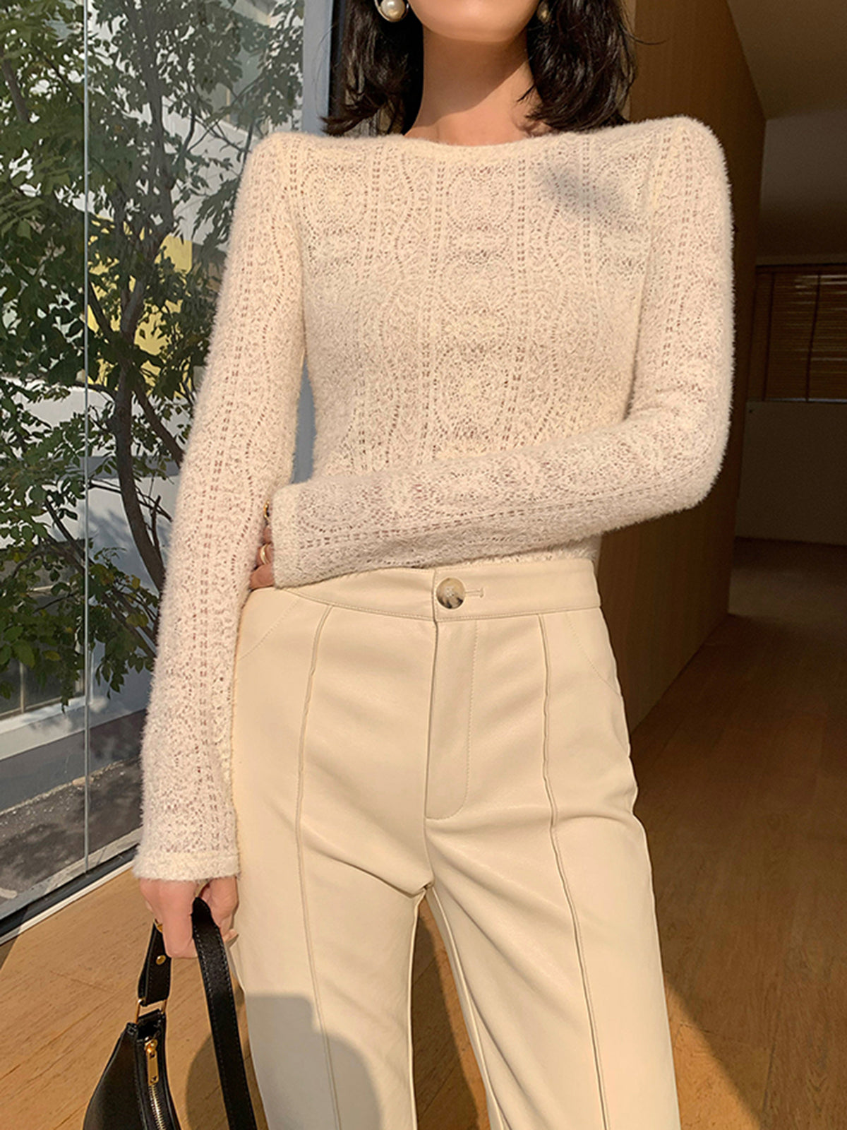 Flauschiger Strickpullover | Feine Spitzenoptik & Figurbetonter Schnitt | Elegant & Zart