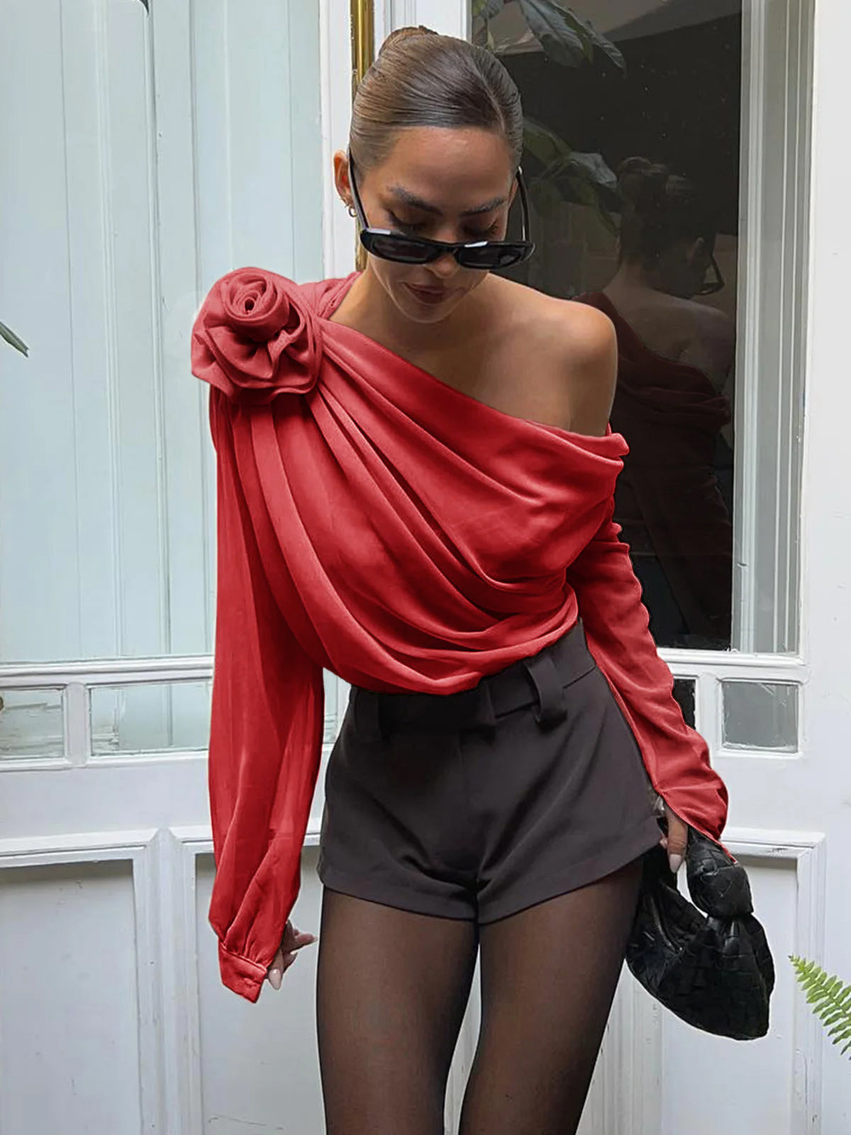 Elegante Chiffon Bluse mit Einem Schulterstück – Halbtransparent & Leicht