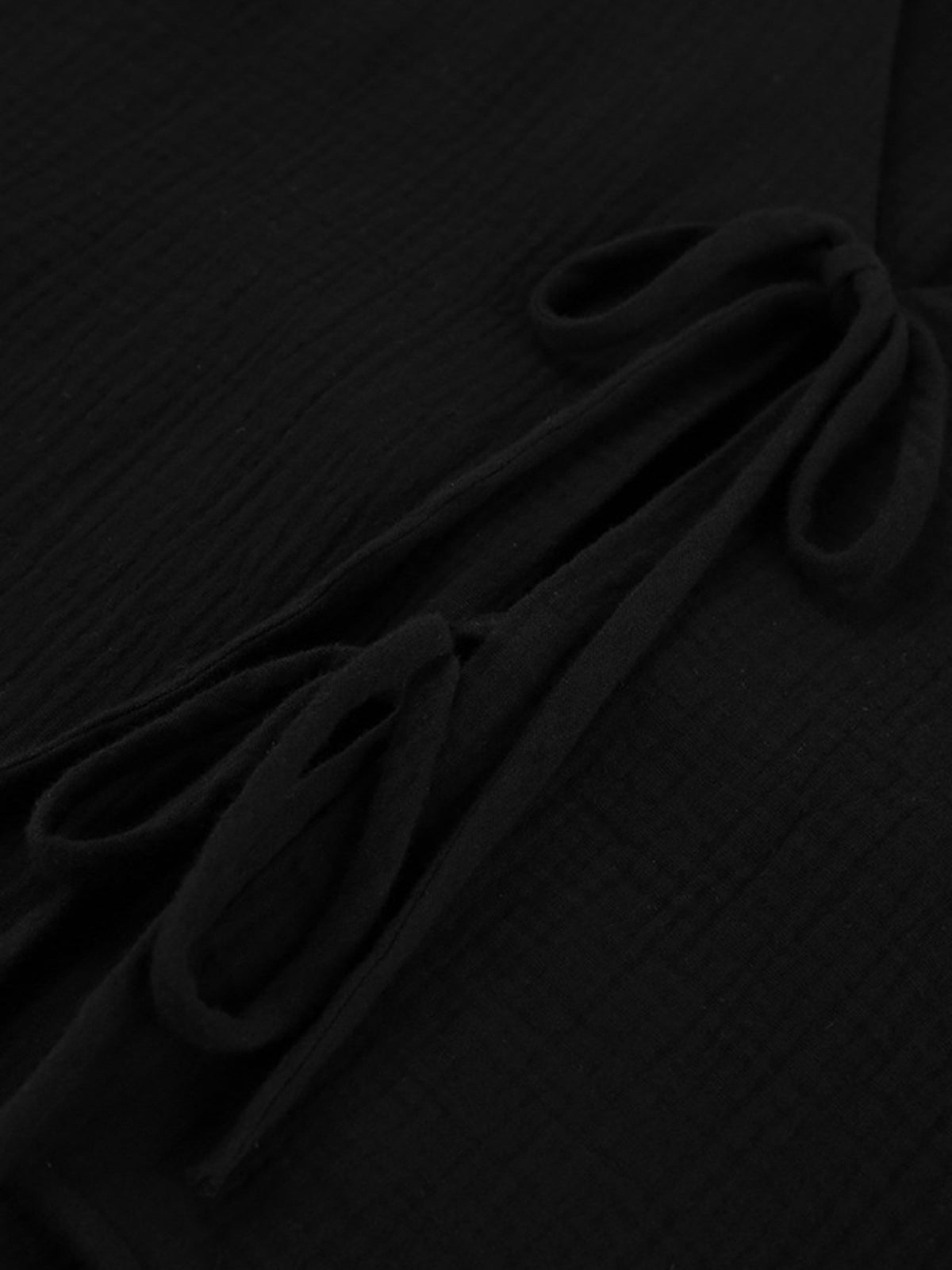 Zweiteiliges Sommer-Set | Blusentop mit Bindebändern & Shorts | Luftig & Feminin