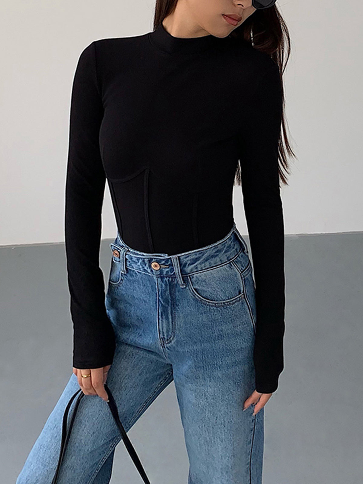 Figurbetontes Langarm-Top | Minimalistisches Design & Ziernähte | Elegant & Modern