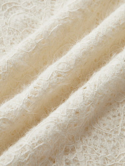 Flauschiger Strickpullover | Feine Spitzenoptik & Figurbetonter Schnitt | Elegant & Zart