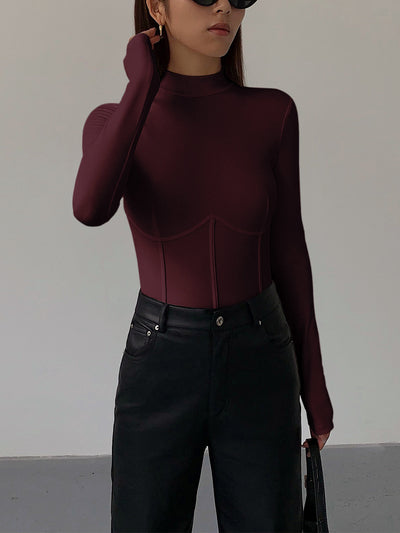 Figurbetontes Langarm-Top | Minimalistisches Design & Ziernähte | Elegant & Modern