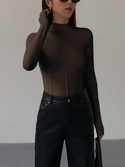 Figurbetontes Langarm-Top | Minimalistisches Design & Ziernähte | Elegant & Modern