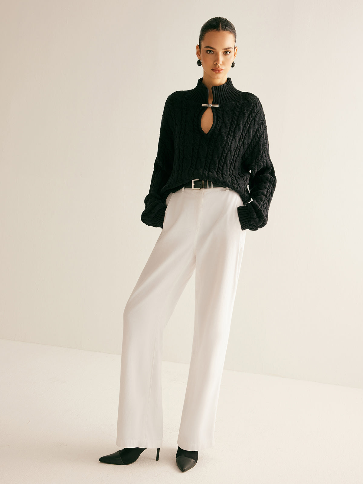 Kabelstrick-Pullover | Keyhole-Detail & Metallverschluss | Modern & Elegant