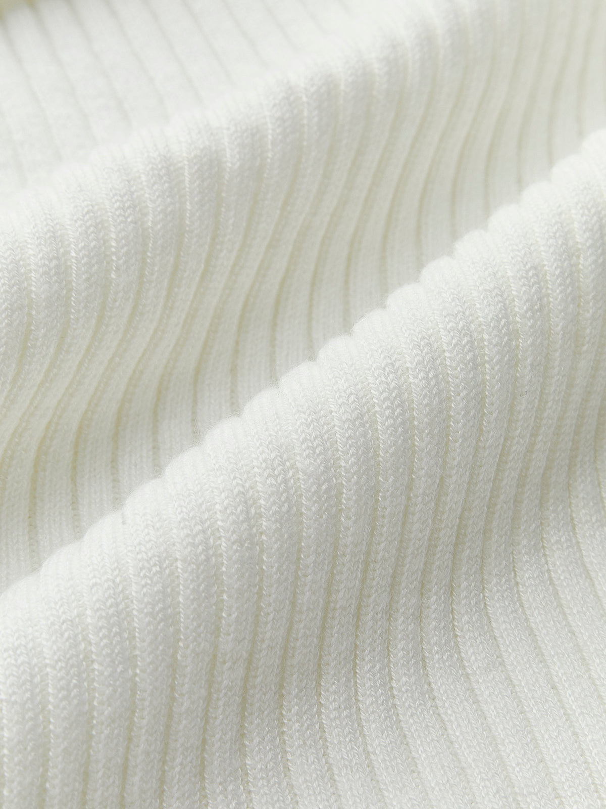 Gerippter Langarm-Pullover | Transparente Schulterpartie & Figurnahe Passform | Modern & Elegant