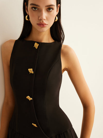 Elegantes Ärmelloses Mini-Kleid mit Falten und Metallknöpfen