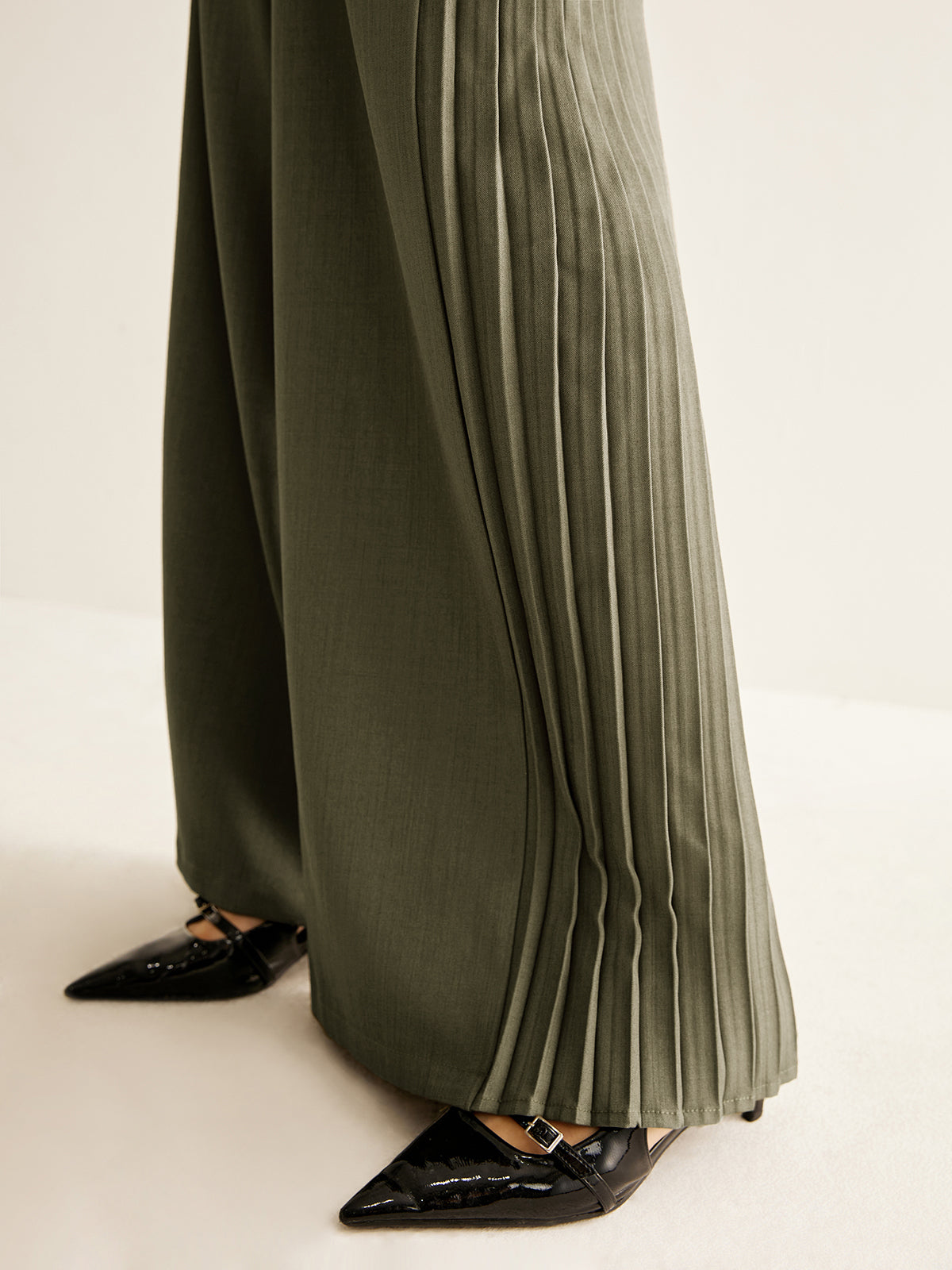 Elegante Wide-Leg-Hose | Falten-Detail & Hoher Bund | Modern & Raffiniert