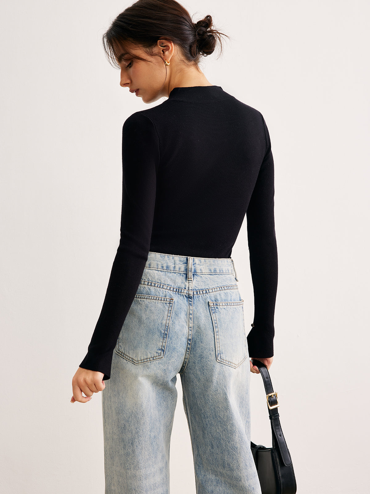 Cut-Out-Langarmshirt | Asymmetrisches Detail & Stehkragen | Modern & Elegant